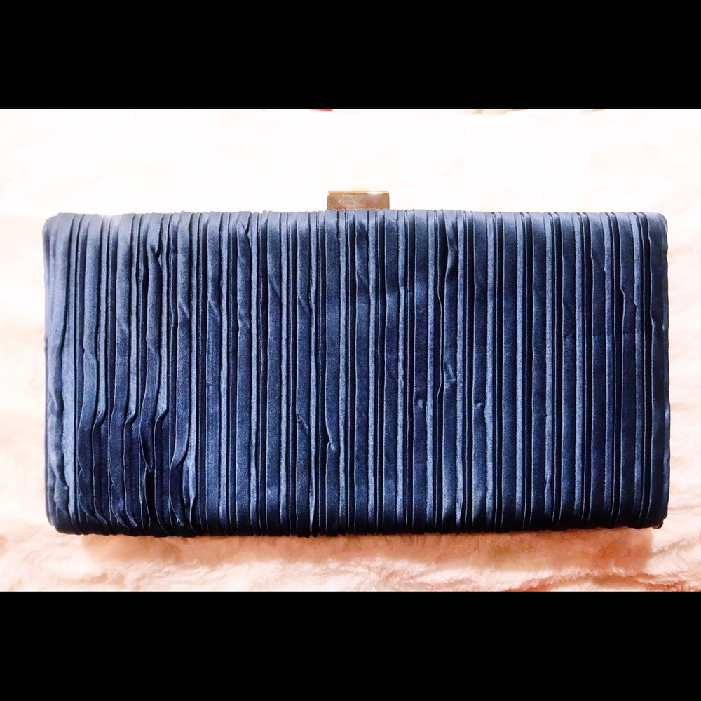 REISS clutch